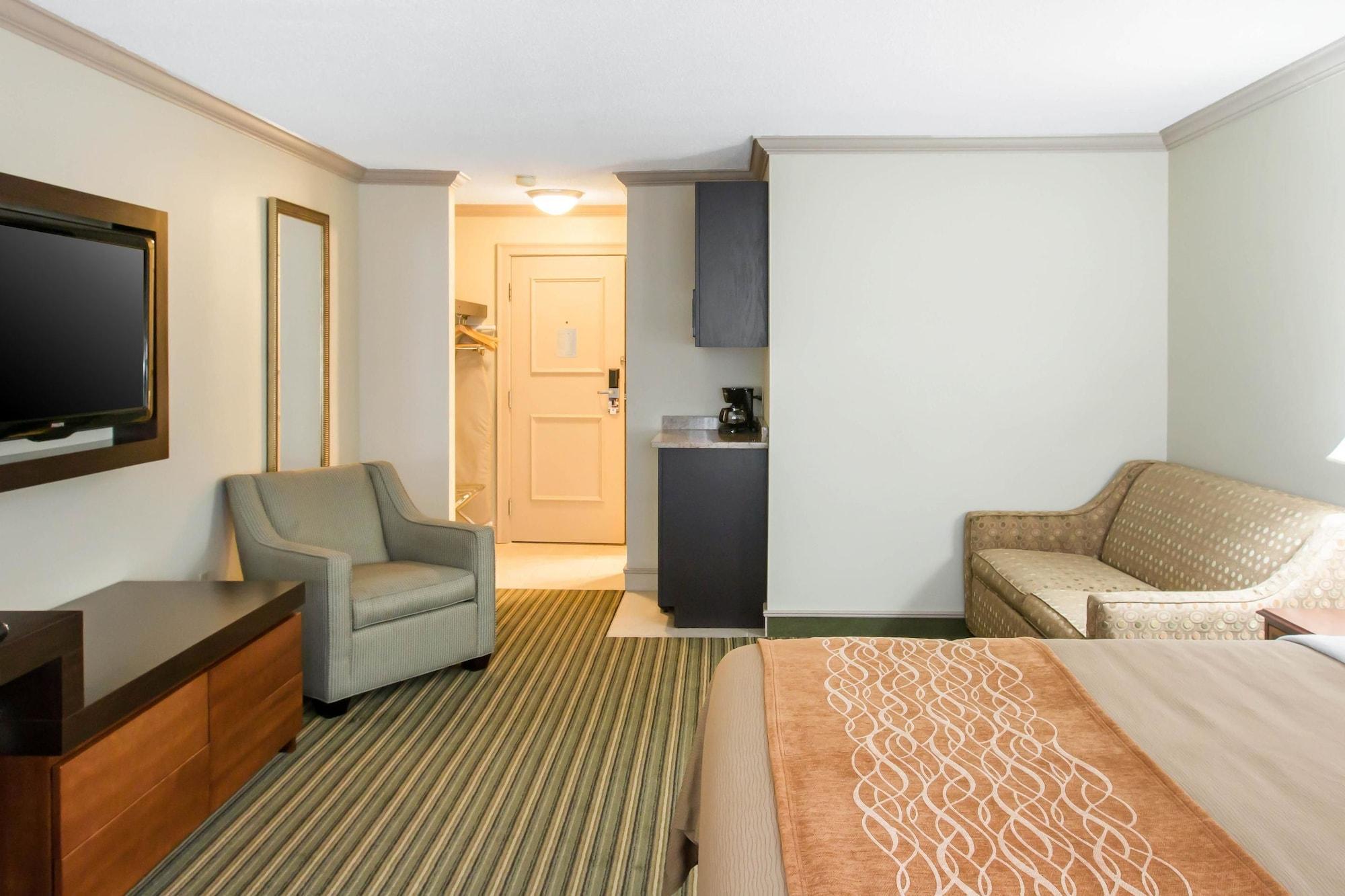 Comfort Inn Plainwell Экстерьер фото