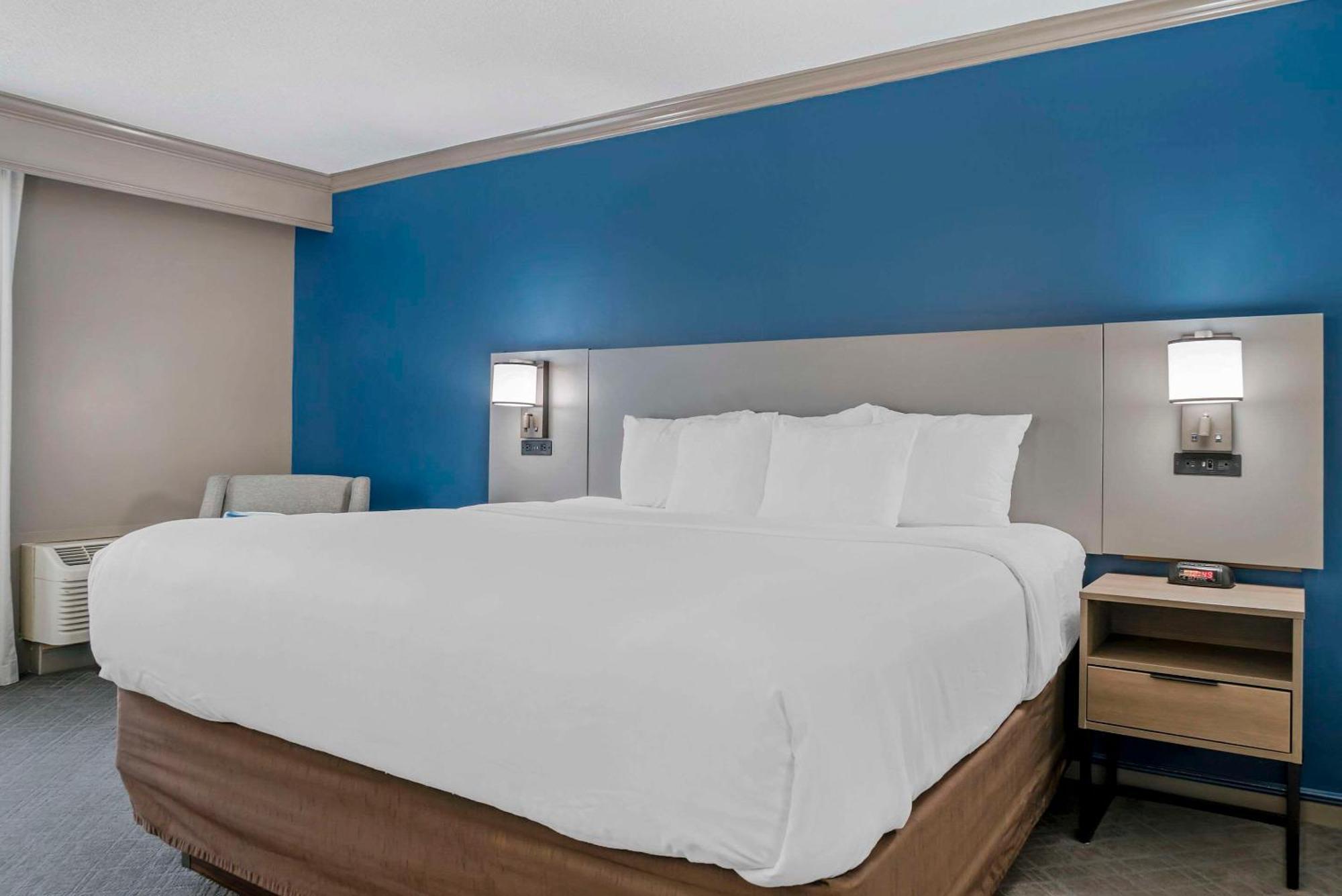 Comfort Inn Plainwell Экстерьер фото