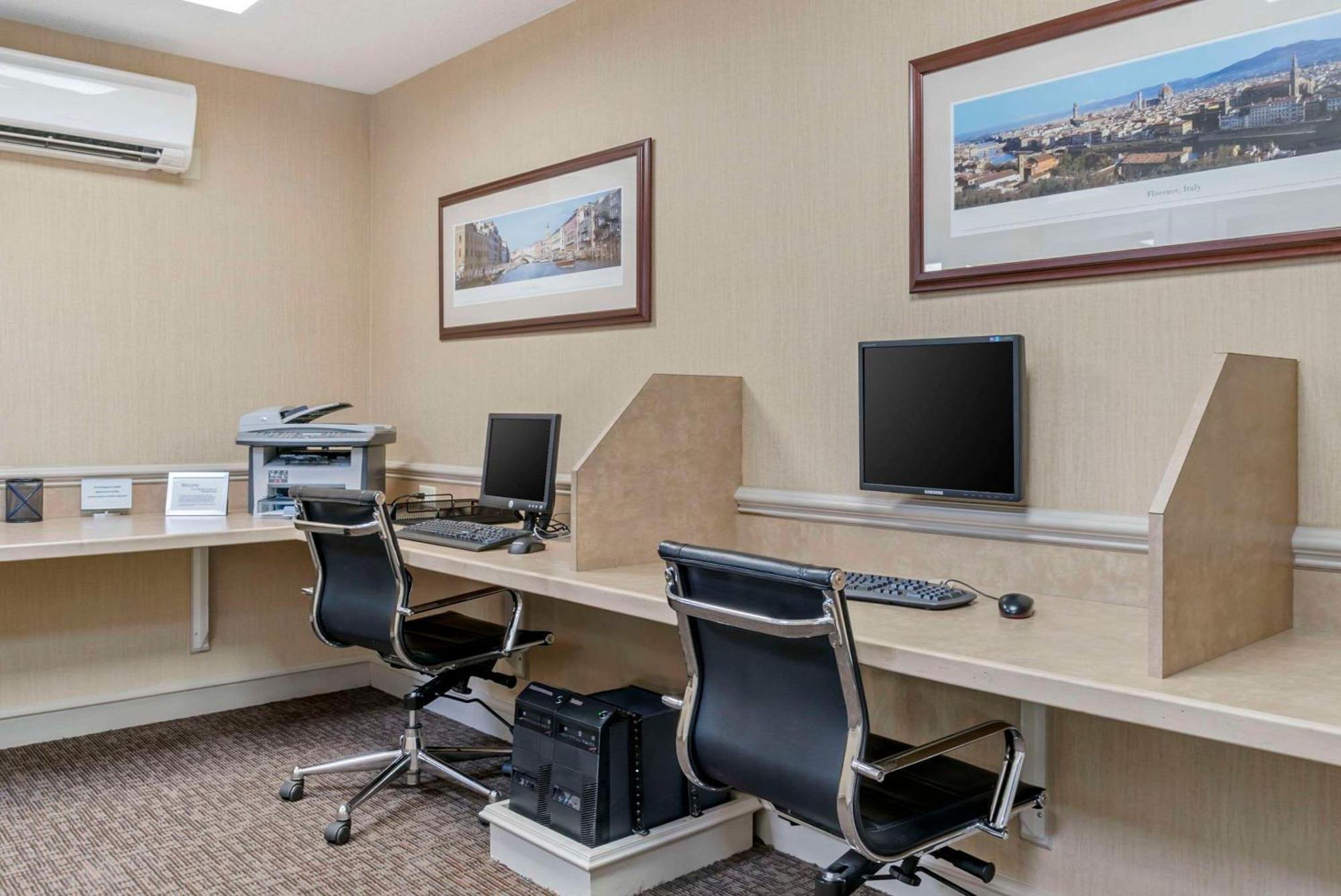 Comfort Inn Plainwell Экстерьер фото