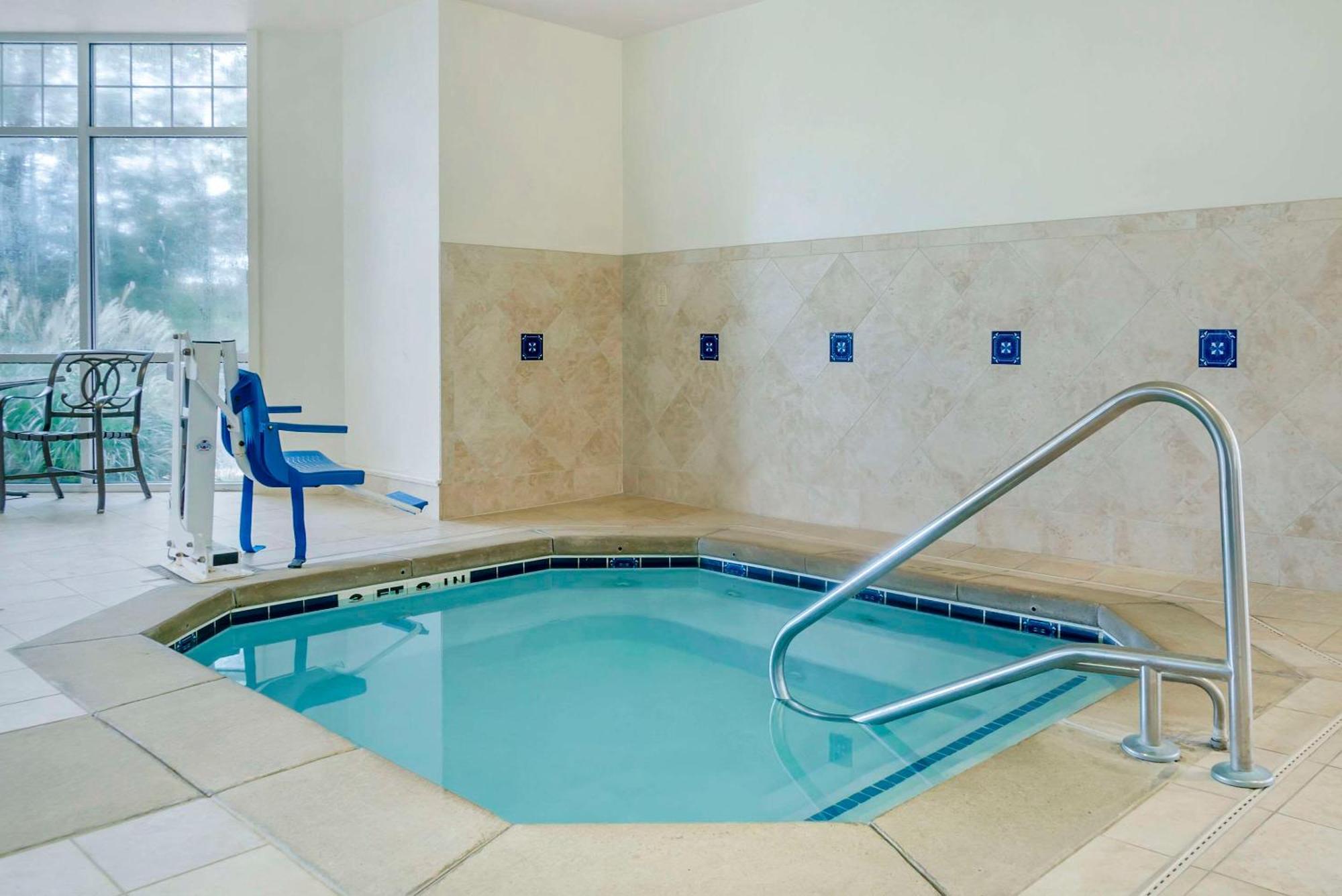 Comfort Inn Plainwell Экстерьер фото