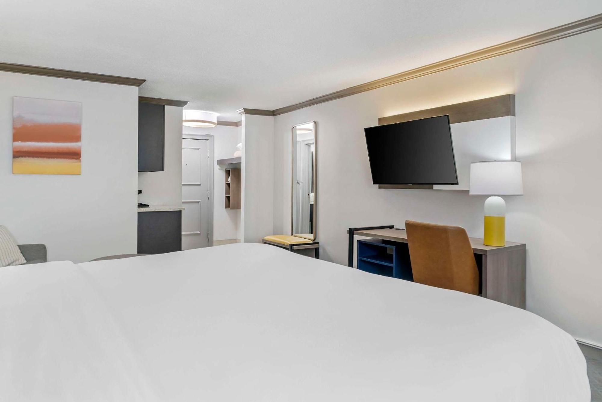 Comfort Inn Plainwell Экстерьер фото